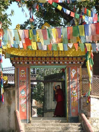 rel buddhist temple entrance