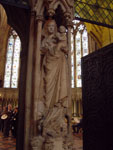 York, Chapter House, 1280s, Entrance, pillar statue of the Virgin and Child. ©Raguin MMK